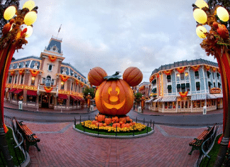 Disneyland Resort Shows a Spooky Disney Side for Halloween Time! Disneyland Halloween | I-5 Exit Guide