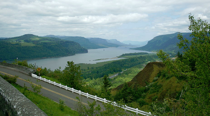 Cascade Lakes Scenic Byway - Photo by Ben Stanfield | I-5 Exit Guide