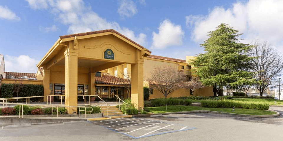 La Quinta Inn and Suites, Redding, CA | I-5 Exit Guide