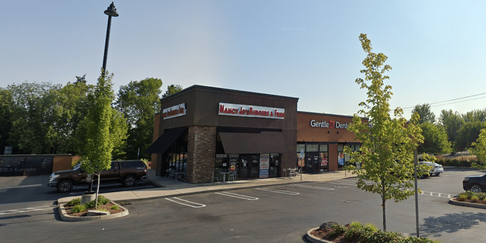 Nancy Jo's Burgers and Fries - Woodburn, Oregon | I-5 Exit Guide